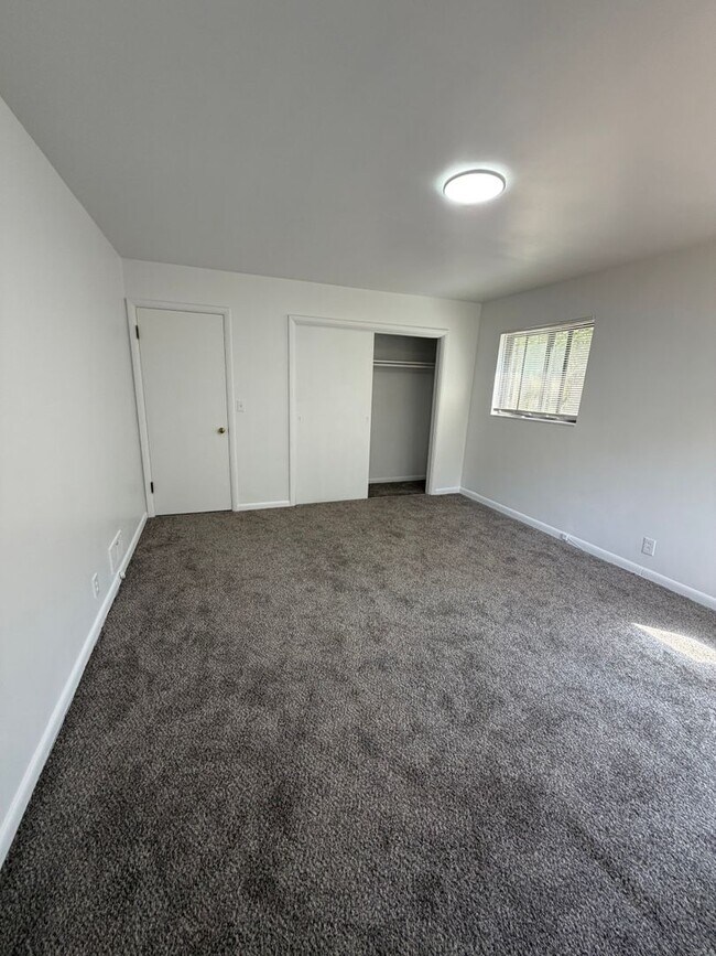 Building Photo - 4132 S Carter Cir