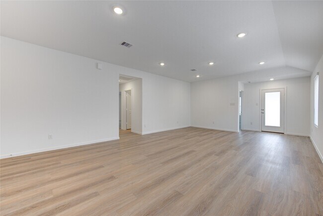 Building Photo - 40650 Balsam Run Ln