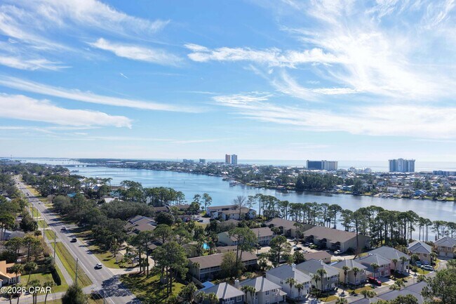 Building Photo - 6903 N Lagoon Dr