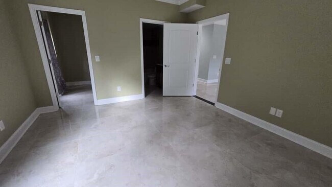 Building Photo - 6860 Rocking Horse Ln