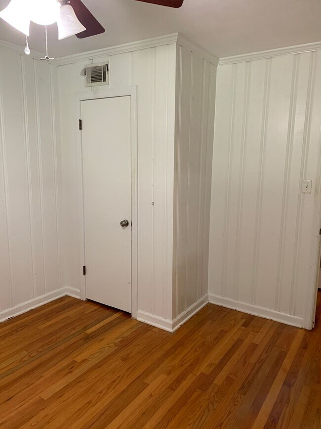 Building Photo - Kensington Park