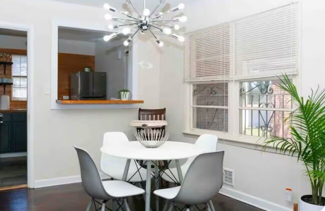 Building Photo - 209 Silver Springs Cir SW