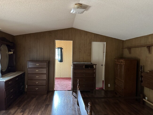 Building Photo - 39 Nobles Pk St