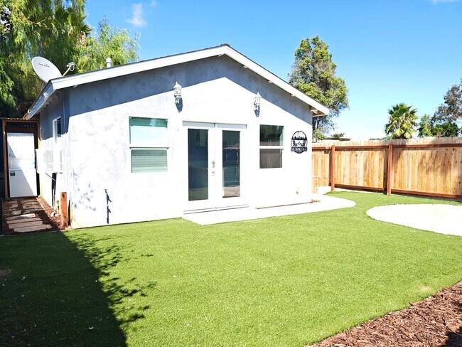 Building Photo - 1 Bedroom 1 Bath Studio For Rent in City H...