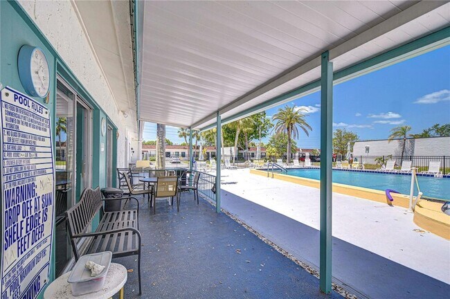 Building Photo - 13870 Oakwood Ln