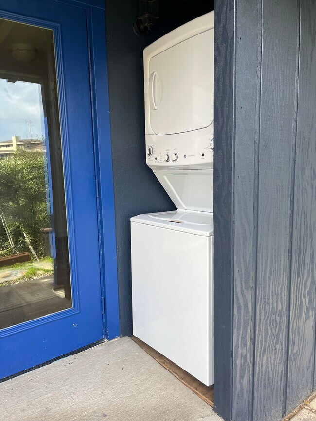 New Washer Dryer and enclosure - 8 Los Robles Dr