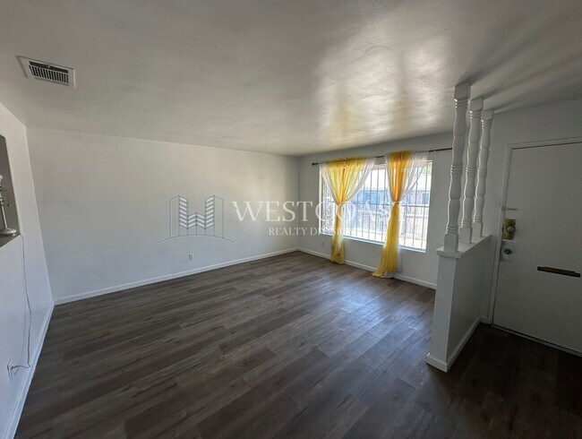 Building Photo - Highland