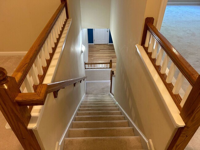 Building Photo - Waterfront Living at Its Finest in Norfolk, VA