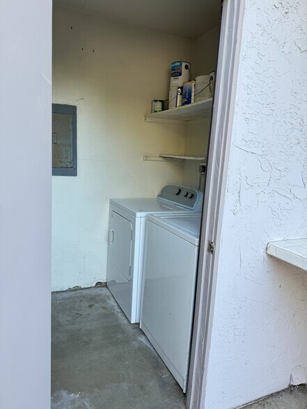 Washer and Drayer room at the Balcony - 9598 Easter Way