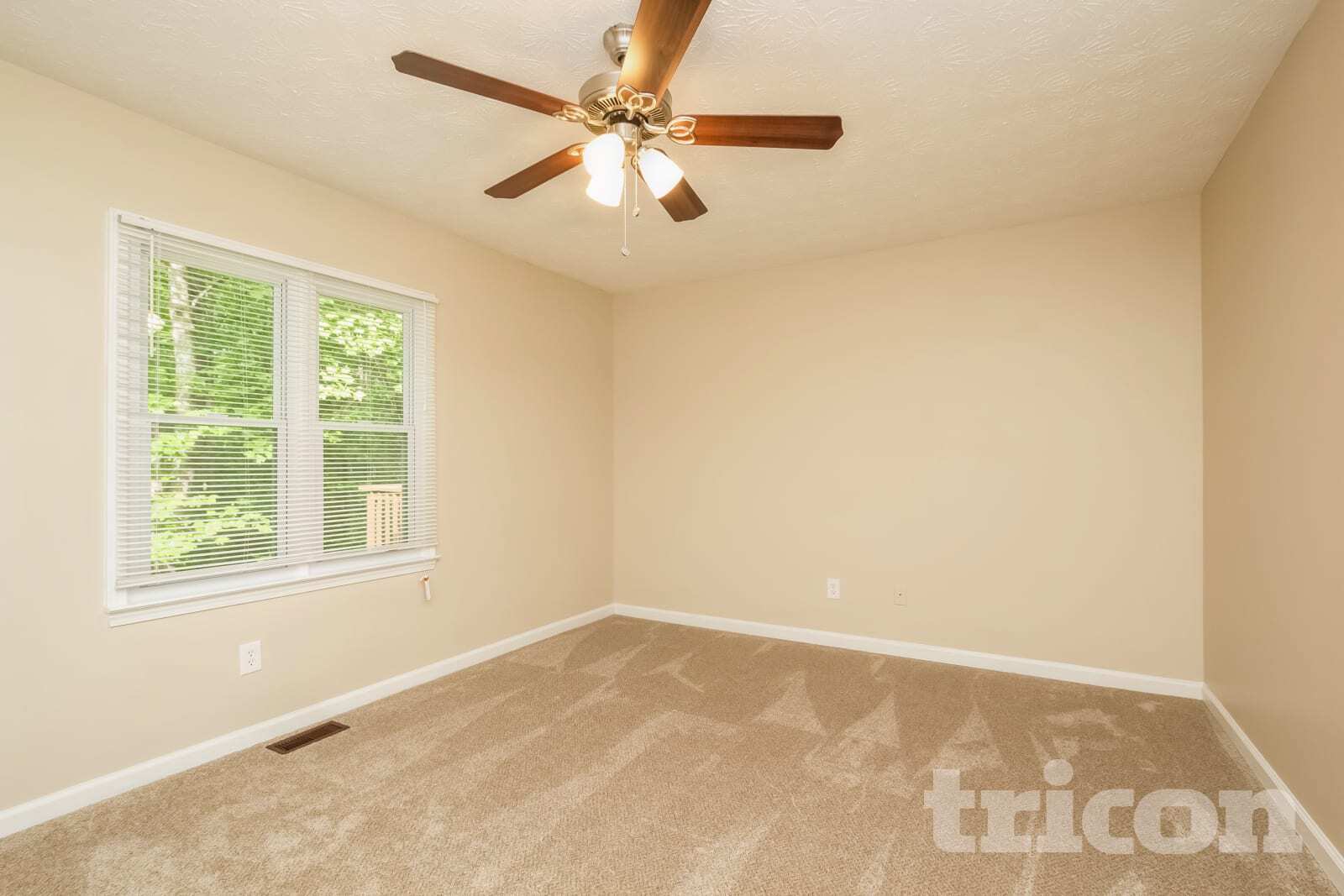 Building Photo - 604 Cedar Creek Dr