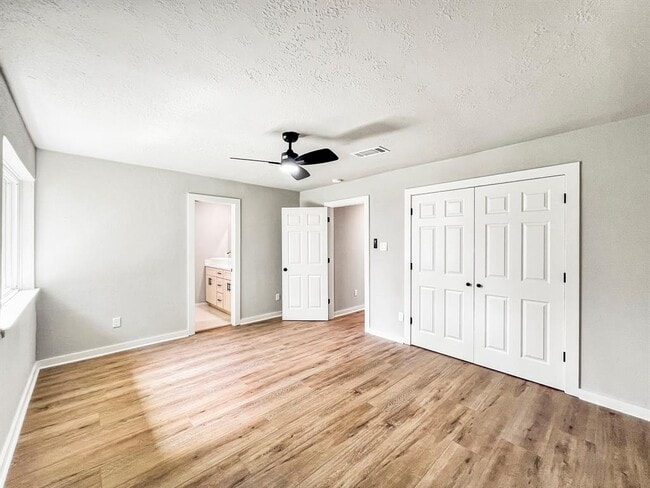 Building Photo - 23207 Naples Dr