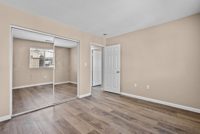 Building Photo - 9447 Hendrix Ln