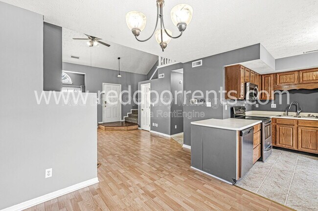 Building Photo - 1522 Lake Point Ln N