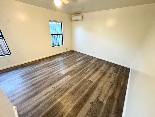Building Photo - Updated 3 bed 2 bath duplex in Temple City