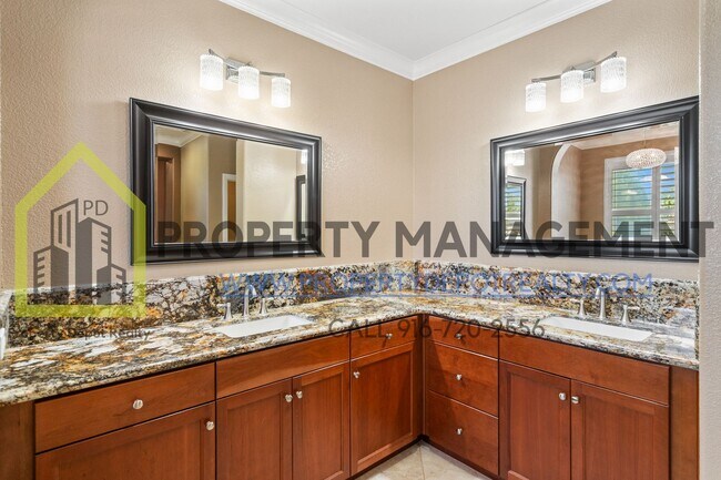 Building Photo - Stunning Custom 5-Bedroom, 3-Bath Home in ...