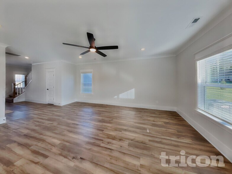 Building Photo - 520 Kingwood Ln