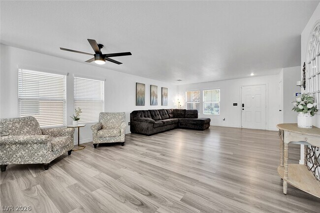 Building Photo - 11142 Romola St