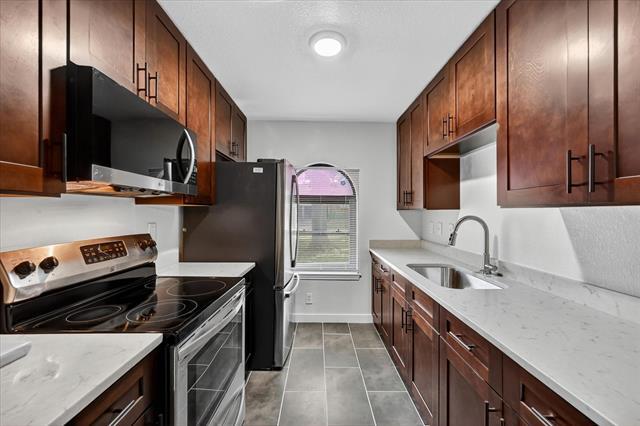 Building Photo - 1419 Woodfern Dr