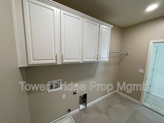 Building Photo - 5508 Copper Sunset Way