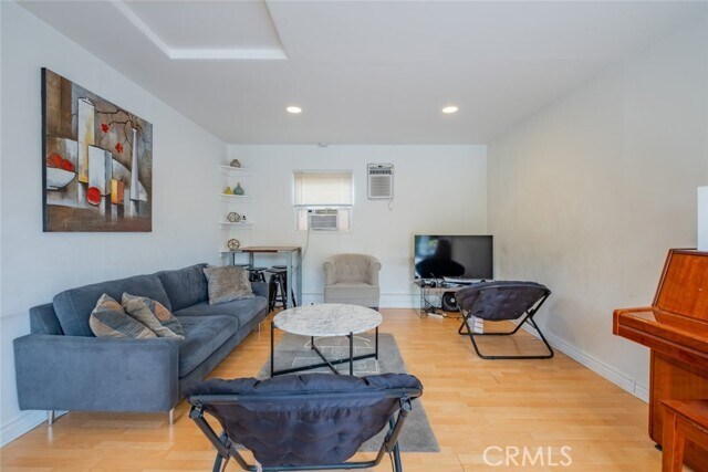 Building Photo - 10404 Jardine Ave