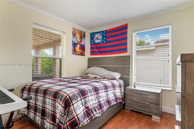 Building Photo - 6881 SW 27th St