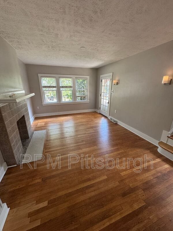 Building Photo - 105 N Meadowcroft Ave