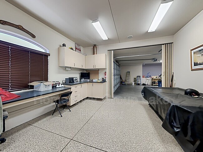 Building Photo - 1890 Ranchito Dr