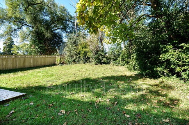 Building Photo - 9609 Helmsley Way