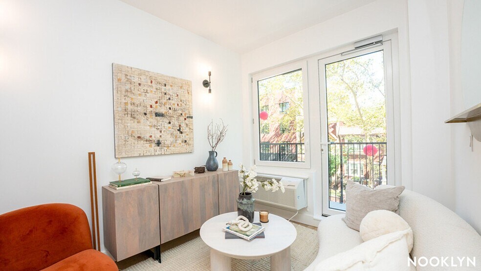 Building Photo - 1042 President St