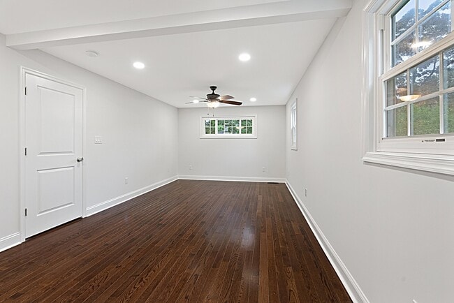 Building Photo - 409 Maiden Ln