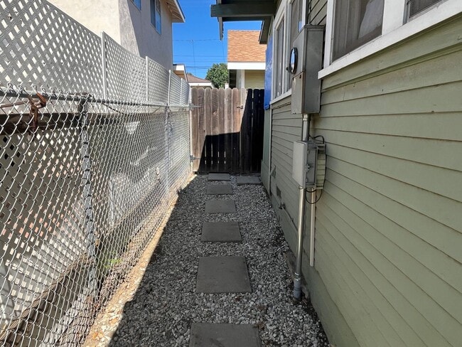 Building Photo - 8020 Bright Ave