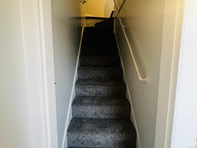 Building Photo - 20 Lee Ave