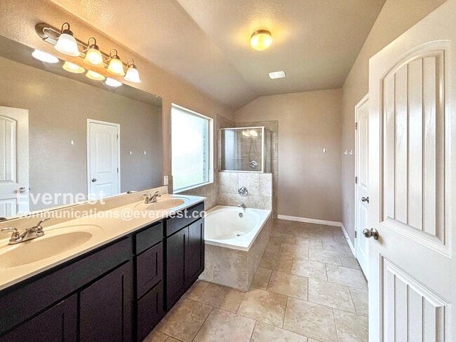 Building Photo - 501 W Vega Ln