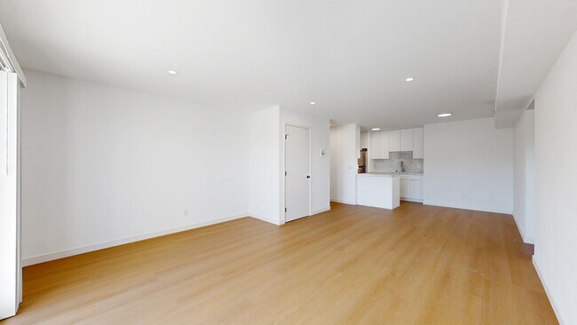 Building Photo - 2033 Castro St