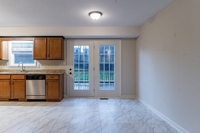 Building Photo - 1101 Ishee Dr