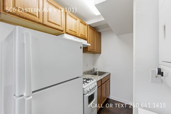 Building Photo - 506 Eastern Ave NE