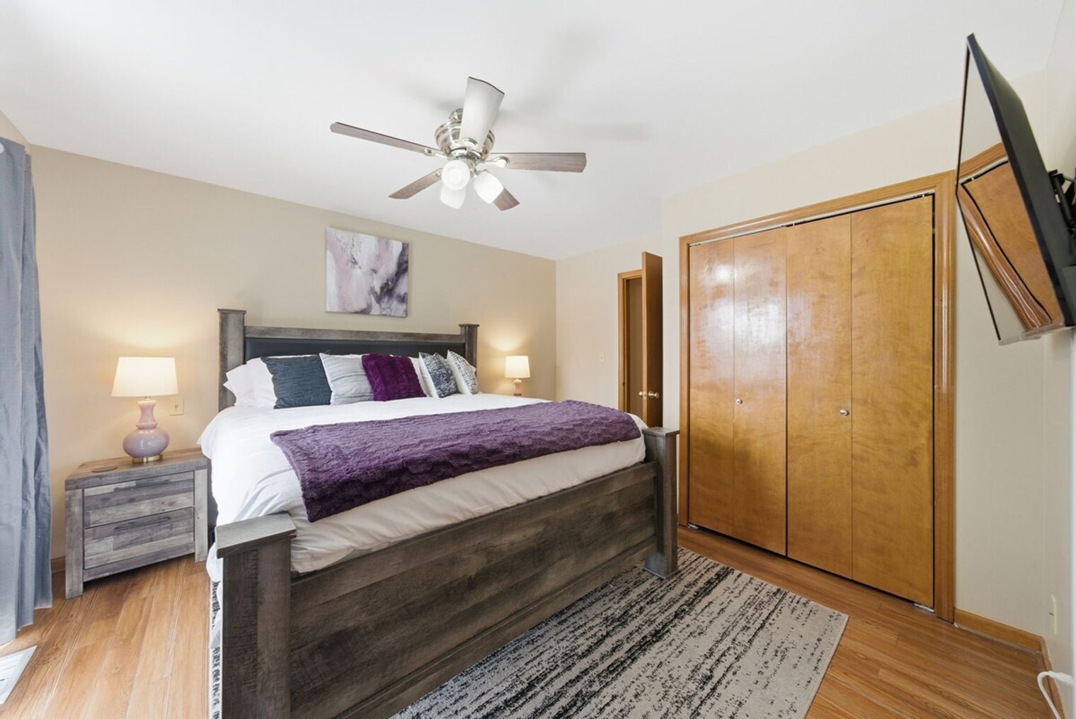 Building Photo - 1201-1203 Johnston Drive-SI ID1497747P