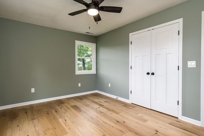 Building Photo - Newly renovated 4 Bedroom 3 Bathroom Home ...