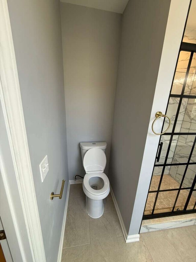 Building Photo - 448 N Aberdeen St