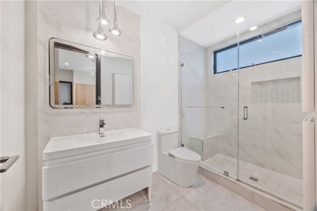 Building Photo - 332 Avenue E