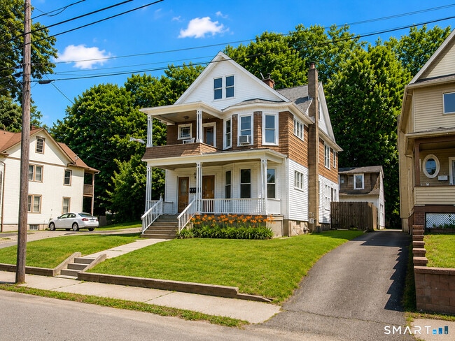 Building Photo - 386 Brightwood Ave