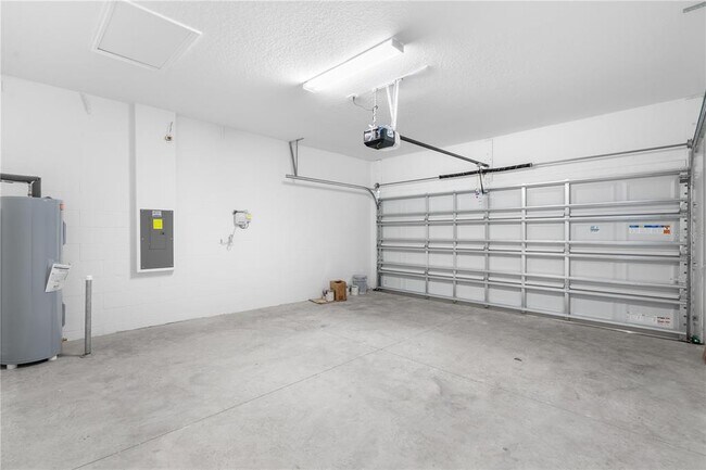 Building Photo - 18170 Pleasantview Blvd