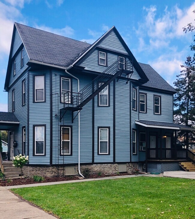 Building Photo - 15 Hanna Pl