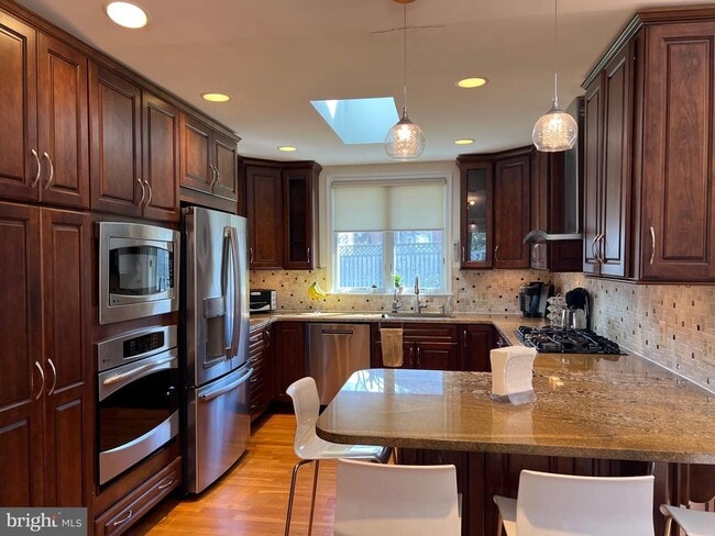 Building Photo - 6310 Carnegie Dr