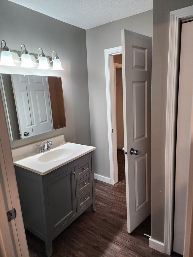 Building Photo - Fantastic single family home!