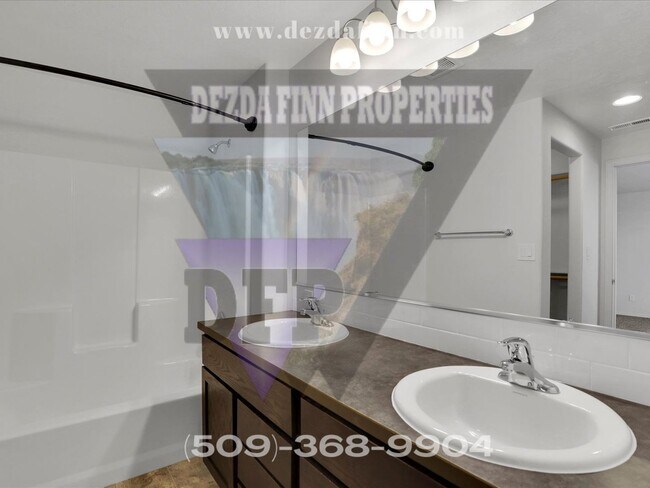 Building Photo - Recently Built, 3 Bed, 2 Bath, 1 Level Spo...