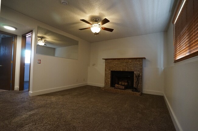 Building Photo - 3525 E 97th Pl