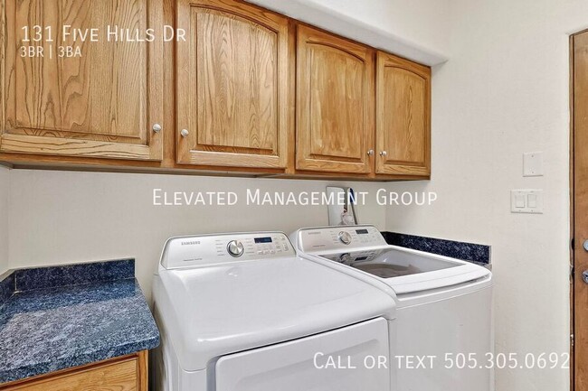 Building Photo - 131 Five Hls Dr