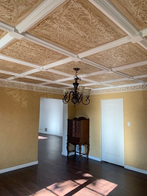 Dinning Room - 251 N Almont Dr