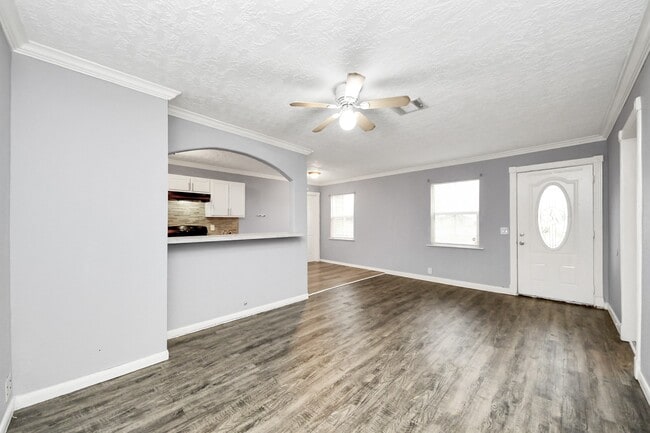 Building Photo - 6817 Anderson St